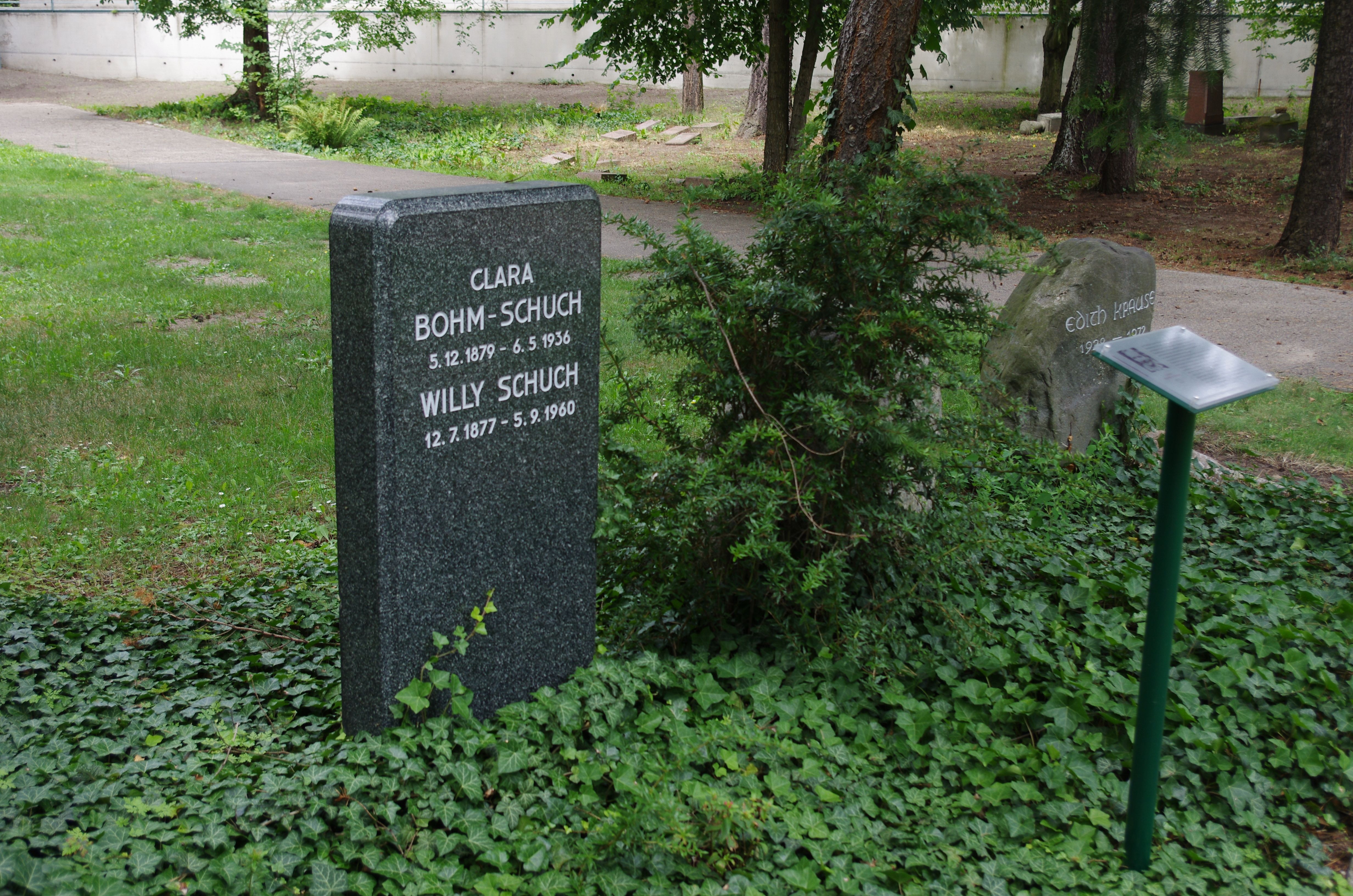 Grabmal von Clara Bohm-Schuch auf dem Friedhof Baumschulenweg
